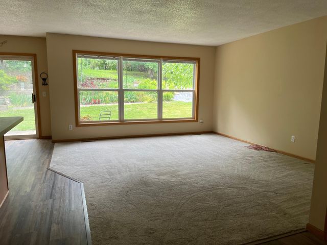 8218 Lori Lane, Woodbury, MN 55125