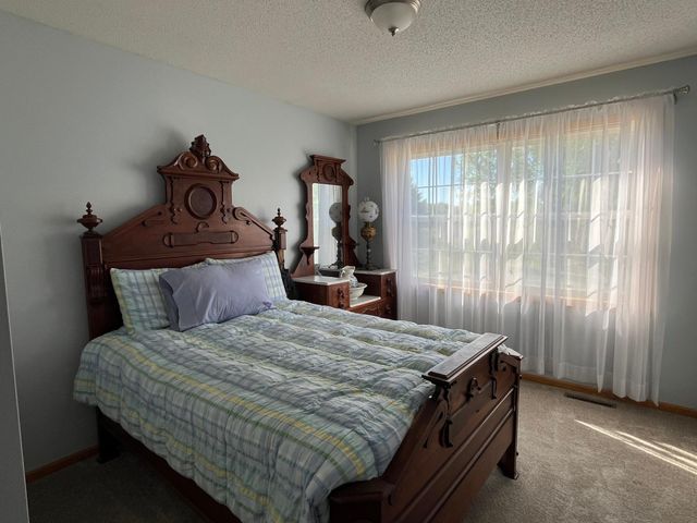8218 Lori Lane, Woodbury, MN 55125