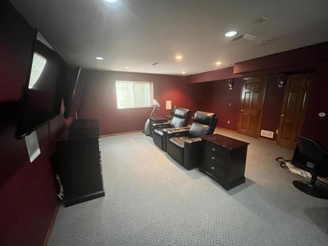 8218 Lori Lane, Woodbury, MN 55125