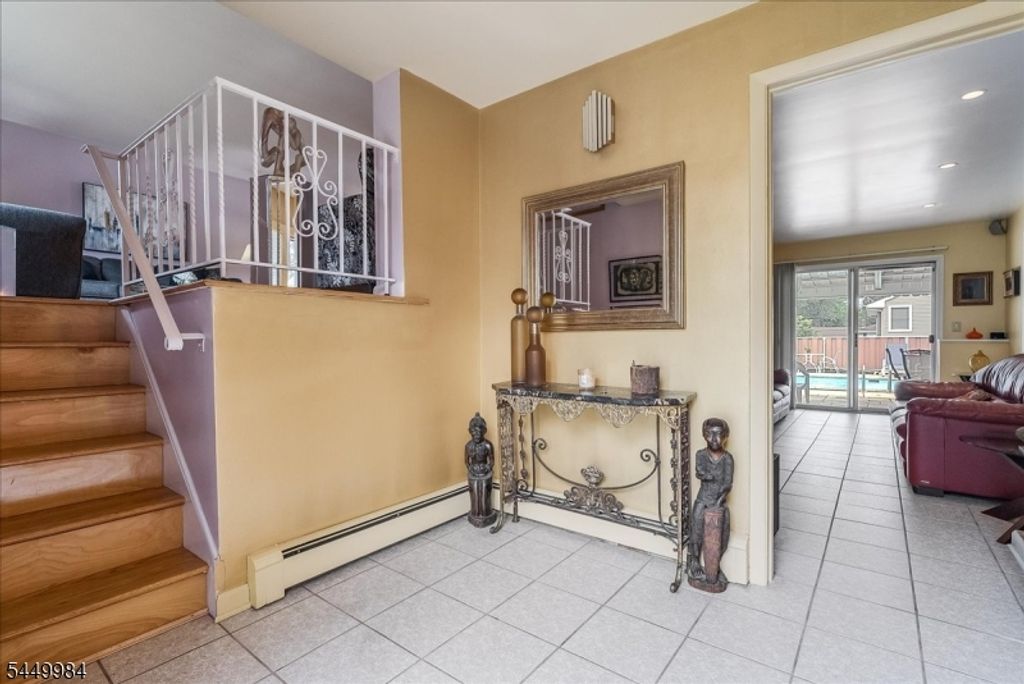 20 Moos Ln, Bergenfield Boro, NJ 07621 — photo 3