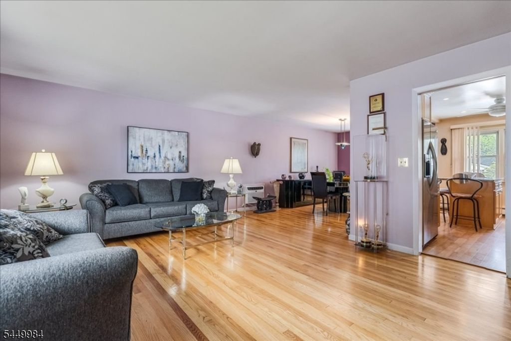 20 Moos Ln, Bergenfield Boro, NJ 07621 — photo 5