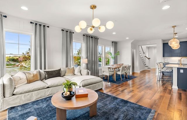 54 East Point Drive 13, East Providence, RI 02916