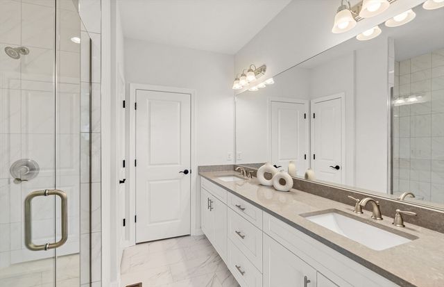 54 East Point Drive 13, East Providence, RI 02916