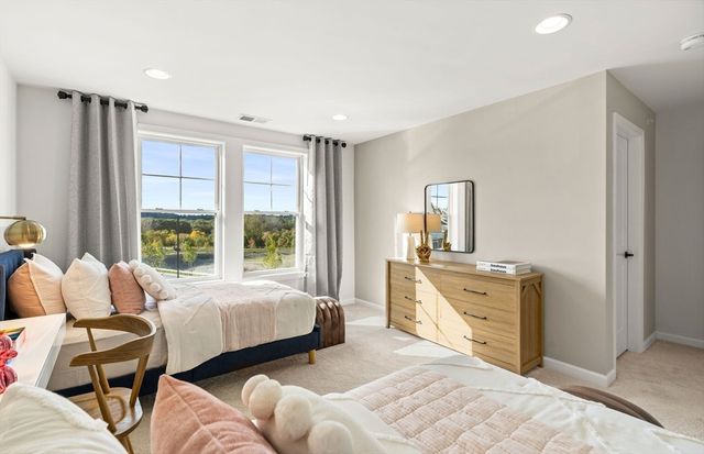 54 East Point Drive 13, East Providence, RI 02916