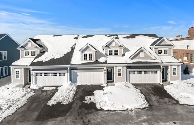 54 East Point Drive 13, East Providence, RI 02916