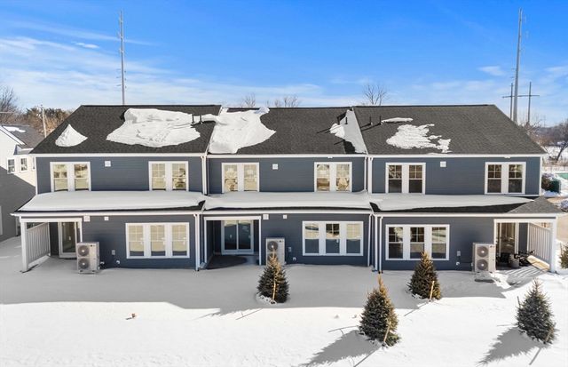 54 East Point Drive 13, East Providence, RI 02916