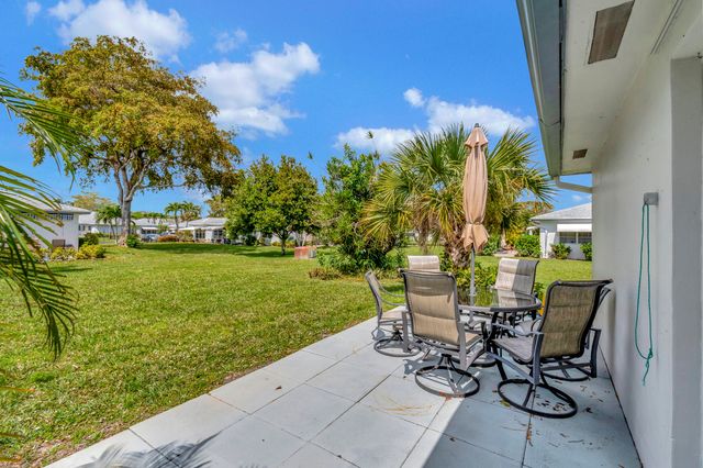 1182 S DRIVE Circle D, Delray Beach, FL 33445