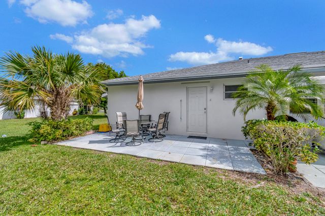 1182 S DRIVE Circle D, Delray Beach, FL 33445