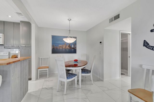 1182 S DRIVE Circle D, Delray Beach, FL 33445