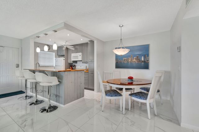 1182 S DRIVE Circle D, Delray Beach, FL 33445