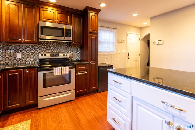 415 Jewett Avenue, Bridgeport, CT 06066