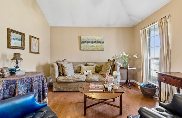 1717 Ridgemere Ct, Hermitage, TN 37076