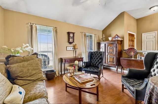 1717 Ridgemere Ct, Hermitage, TN 37076