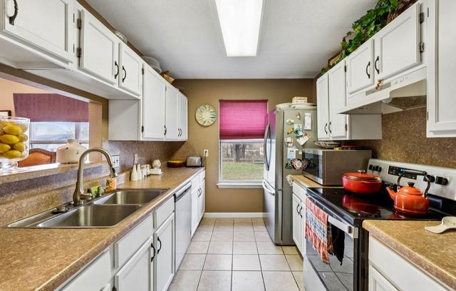 1717 Ridgemere Ct, Hermitage, TN 37076