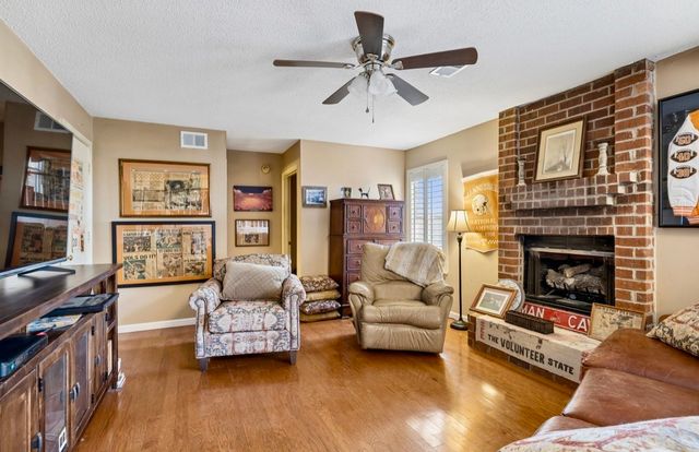 1717 Ridgemere Ct, Hermitage, TN 37076