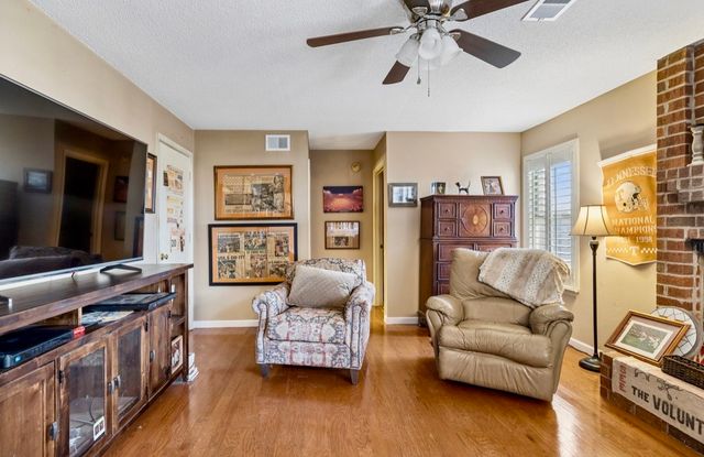 1717 Ridgemere Ct, Hermitage, TN 37076