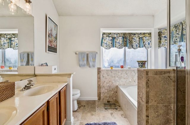 1717 Ridgemere Ct, Hermitage, TN 37076