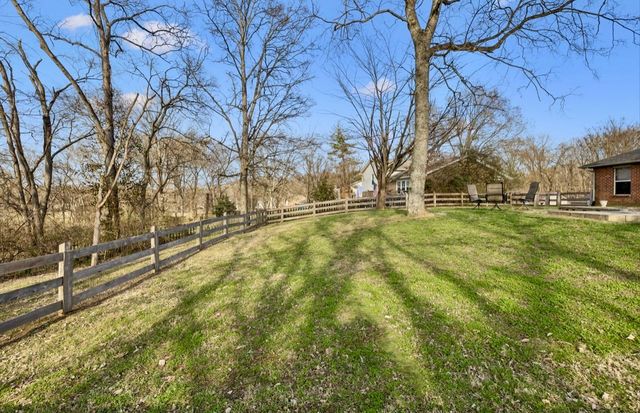 1717 Ridgemere Ct, Hermitage, TN 37076