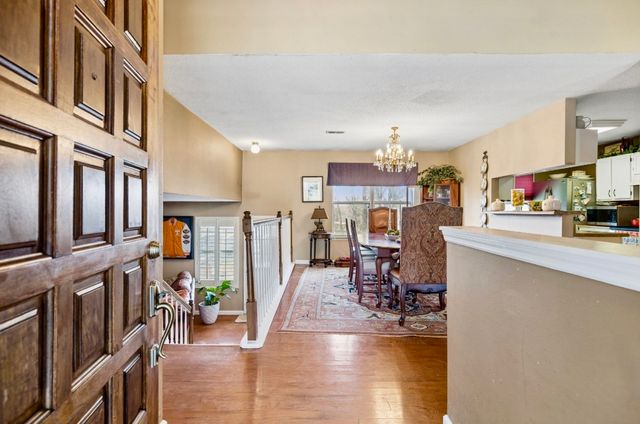 1717 Ridgemere Ct, Hermitage, TN 37076