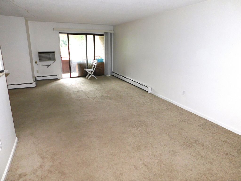 85 Oxbow Drive APT C3, Glastonbury, CT 06033