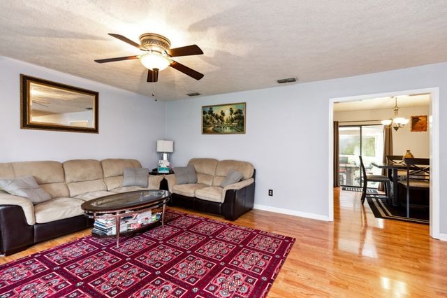 119 Vincent Ln, La Vergne, TN 37086