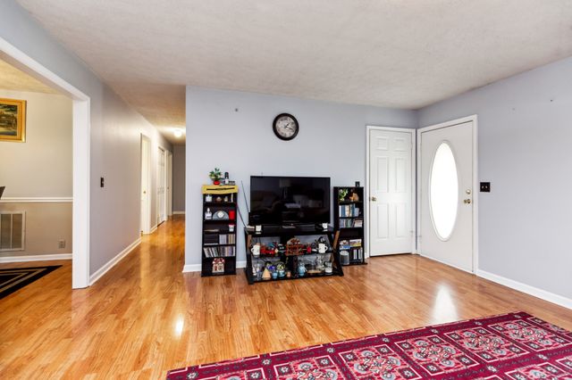 119 Vincent Ln, La Vergne, TN 37086