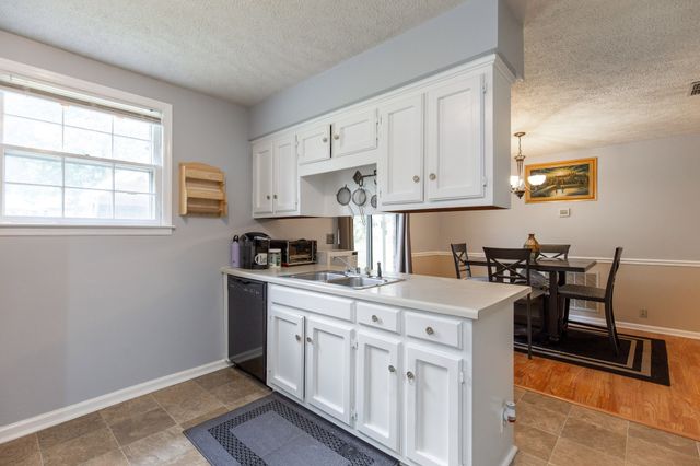 119 Vincent Ln, La Vergne, TN 37086