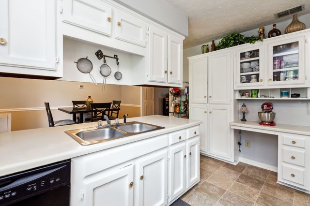 119 Vincent Ln, La Vergne, TN 37086