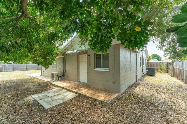 6001 CRESTRIDGE ROAD, Tampa, FL 33634
