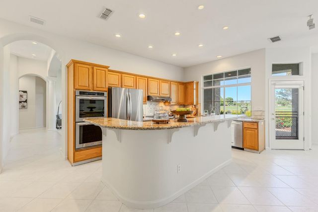 6360 Rose Garden Ln, Roseville, CA 95747