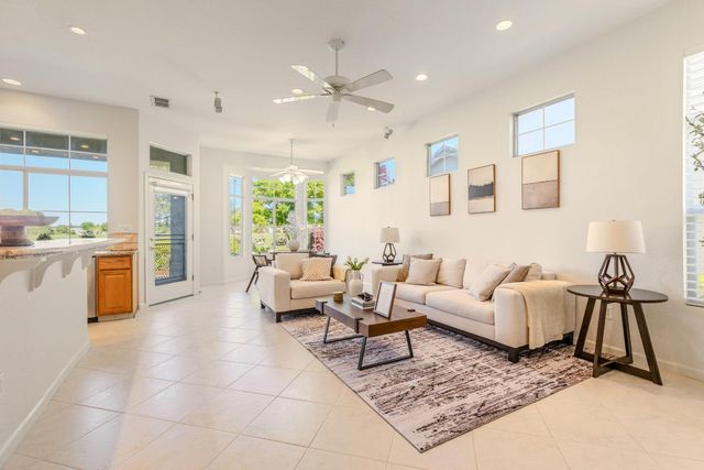 6360 Rose Garden Ln, Roseville, CA 95747