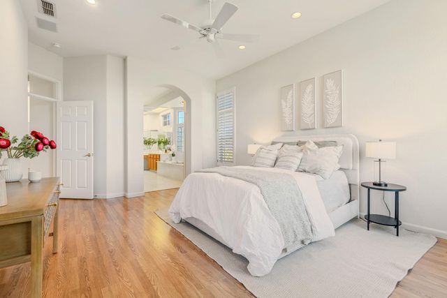 6360 Rose Garden Ln, Roseville, CA 95747