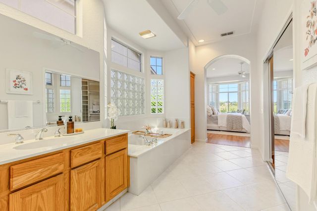 6360 Rose Garden Ln, Roseville, CA 95747