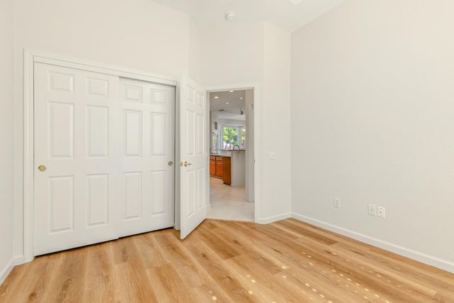 6360 Rose Garden Ln, Roseville, CA 95747