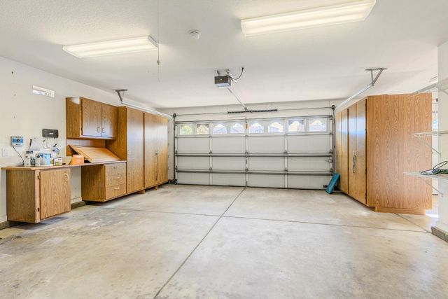 6360 Rose Garden Ln, Roseville, CA 95747