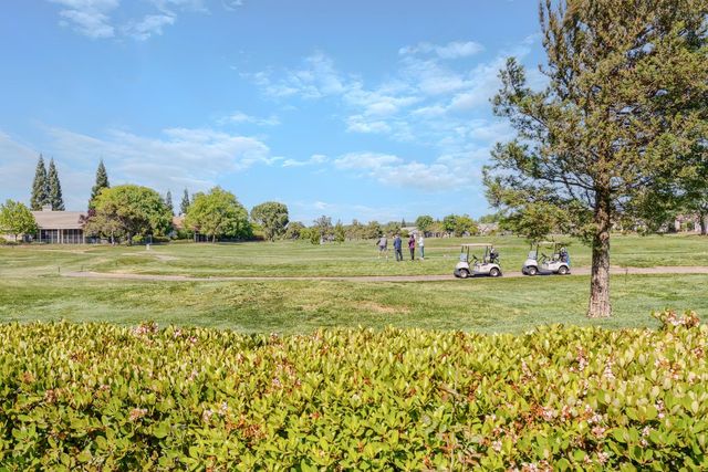 6360 Rose Garden Ln, Roseville, CA 95747