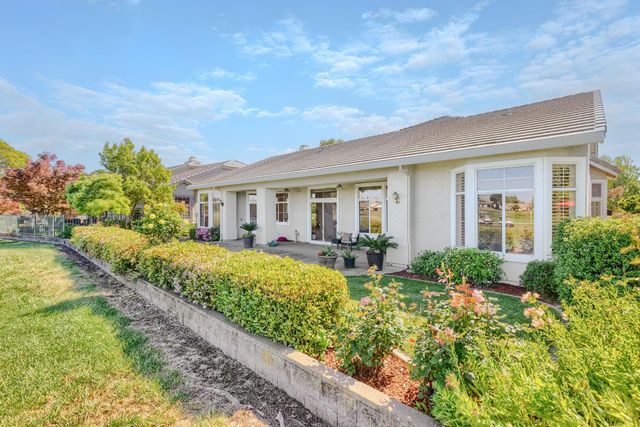 6360 Rose Garden Ln, Roseville, CA 95747