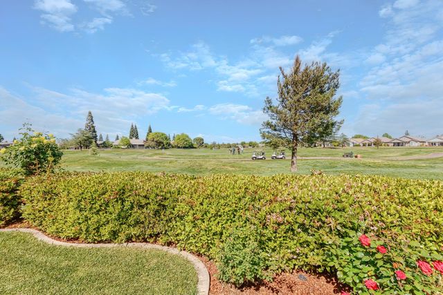 6360 Rose Garden Ln, Roseville, CA 95747