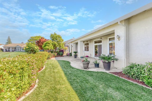 6360 Rose Garden Ln, Roseville, CA 95747