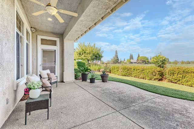 6360 Rose Garden Ln, Roseville, CA 95747