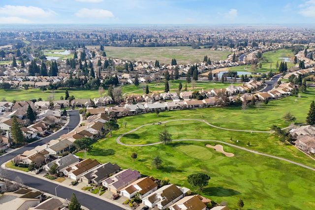 6360 Rose Garden Ln, Roseville, CA 95747