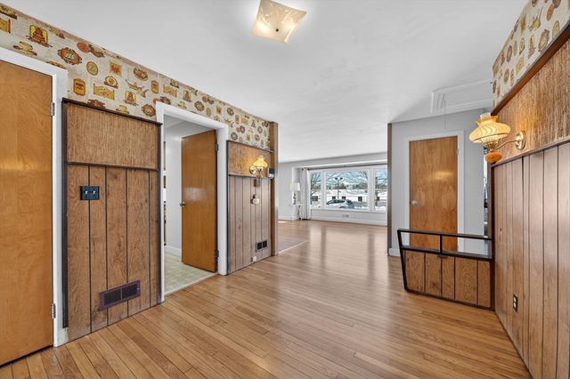 32 Watson St, New Bedford, MA 02740