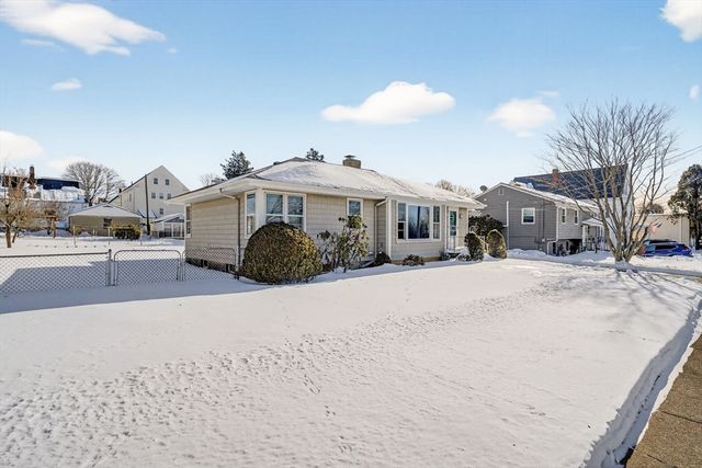 32 Watson St, New Bedford, MA 02740