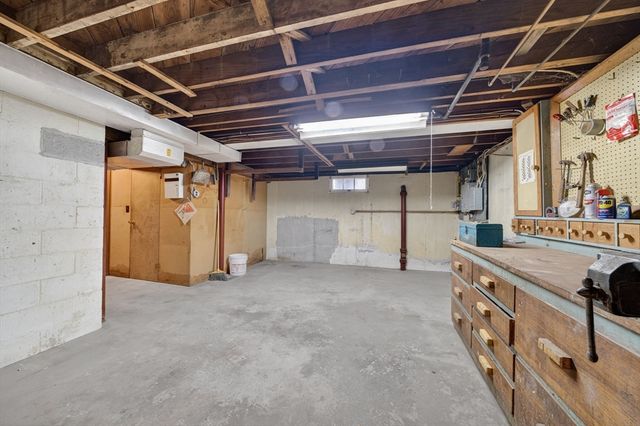 32 Watson St, New Bedford, MA 02740