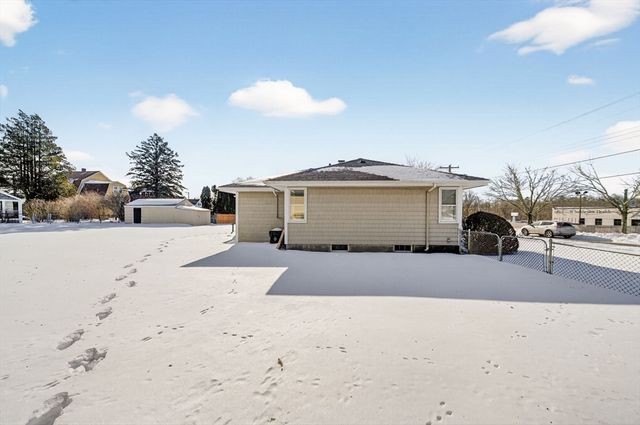 32 Watson St, New Bedford, MA 02740