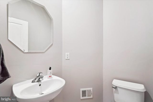 5607 44TH AVE, Hyattsville, MD 20781