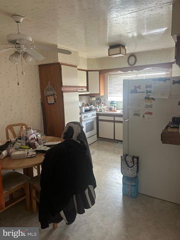 618 ARTWOOD DR, Philadelphia, PA 19115