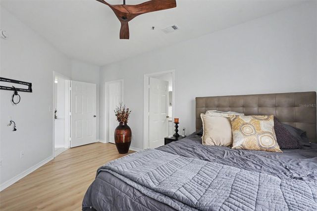 4306 BAYSIDE VILLAGE DRIVE 301, Tampa, FL 33615