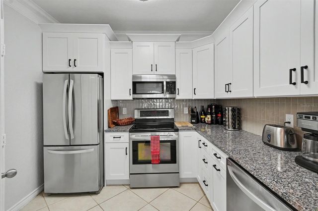 4306 BAYSIDE VILLAGE DRIVE 301, Tampa, FL 33615