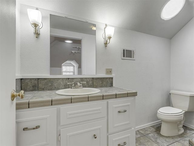 3609 Hampton Court, Norman, OK 73072